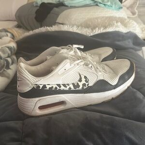 Nike White and Black Sneakers with Air Max Cushioning